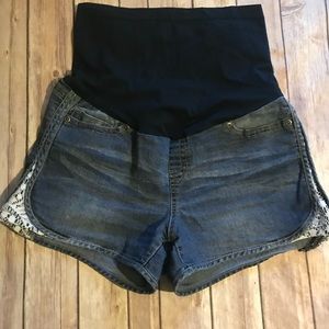 Maternity shorts 💖